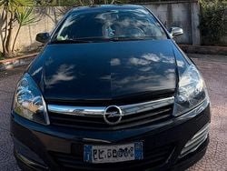 Nero Usata 2006 Opel Astra GTC Tre volumi | 1400 € (Ottimo prezzo)