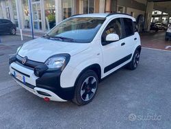 Bianco gelato Usata 2024 Fiat Panda Cross Cross Due volumi | 16.900 € (Molto cara)