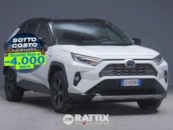 Bianco tetto nero Usata 2021 Toyota RAV4 Hybrid Style SUV | 29.968 € (Buon prezzo)