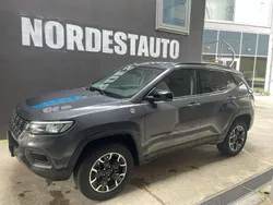 Grigio met. Usata 2023 Jeep Compass Trailhawk SUV | 28.290 € (Cara)