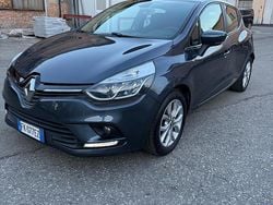 Grigio Usata 2017 Renault Clio IV Zen Tre volumi | 7500 € (Ottimo prezzo)
