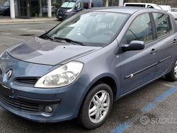 Grigio Usata 2005 Renault Clio II Due volumi | 1500 € (Buon prezzo)