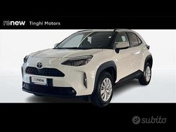 Bianco Usata 2022 Toyota Yaris Hybrid Active Tre volumi | 18.900 € (Buon prezzo)