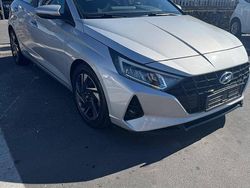 Grigio Usata 2022 Hyundai i20 Tre volumi | 13.999 € (Ottimo prezzo)