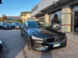 Grigio Usata 2021 Volvo V60 Station wagon | 20.500 € (Ottimo prezzo)