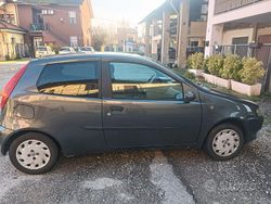 Grigio Usata 2001 Fiat Punto Due volumi | 2500 € (Buon prezzo)