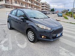 Grigio Usata 2015 Ford Fiesta Titanium Due volumi | 5990 € (Buon prezzo)