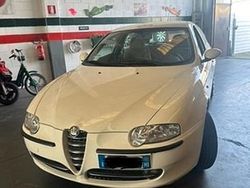 Bianco Usata 2003 Alfa Romeo 147 Due volumi | 3000 €
