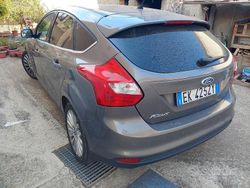 Usata 2012 Ford Focus Tre volumi | 5800 € (Buon prezzo)