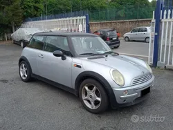 Argento Usata 2002 Mini Cooper Due volumi | 2950 € (Buon prezzo)