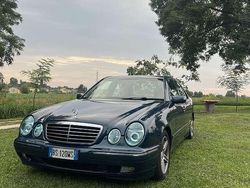 Usata 2001 Mercedes E320 Avantgarde Tre volumi | 10.000 €