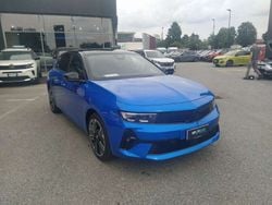 Blu/azzurro Usata 2023 Opel Astra Ultimate Tre volumi | 31.950 € (Buon prezzo)