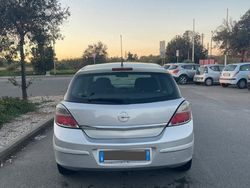 Grigio Usata 2009 Opel Astra Tre volumi | 5000 €
