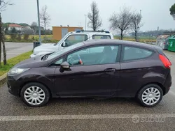 Usata 2011 Ford Fiesta Due volumi | 2400 € (Ottimo prezzo)