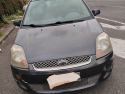Grigio Usata 2007 Ford Fiesta Due volumi | 2500 € (Buon prezzo)