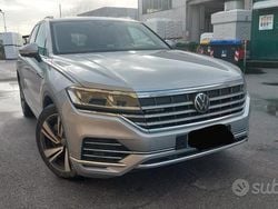 Argento Usata 2021 VW Touareg Elegance SUV | 40.000 €