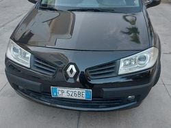 Nero Usata 2005 Renault Mégane II Tre volumi | 1500 € (Cara)