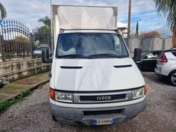 Bianco Usata 2004 Iveco Daily Due volumi | 7500 €