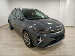 Grigio scuro Usata 2023 Kia Stonic Style SUV | 15.900 € (Buon prezzo)