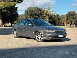 Grigio Usata 2004 Jaguar X-type Classic Tre volumi | 4100 € (Cara)
