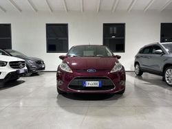 Rosso Usata 2011 Ford Fiesta Titanium Tre volumi | 4900 € (Buon prezzo)