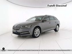 Grigio graphite metallizzato Usata 2024 Skoda Superb Executive Station wagon | 27.900 € (Buon prezzo)