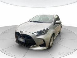 Grigio Usata 2025 Toyota Yaris Hybrid Active Tre volumi | 18.800 € (Super prezzo)