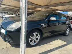 Nero Usata 2010 Alfa Romeo Giulietta Due volumi | 3900 € (Ottimo prezzo)