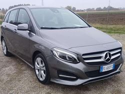 Grigio Usata 2017 Mercedes B180 Premium Monovolume | 13.900 € (Buon prezzo)