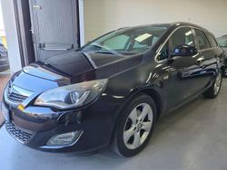 Nero Usata 2011 Opel Astra Station wagon | 3900 € (Super prezzo)