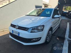 Bianco Usata 2010 VW Polo Comfortline Tre volumi | 4500 € (Buon prezzo)