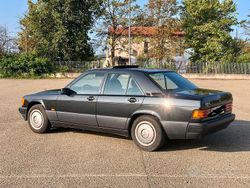 Nero Usata 1990 Mercedes 190 Tre volumi | 8000 €