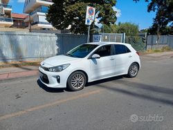 Bianco Usata 2017 Kia Rio Tre volumi | 5500 € (Super prezzo)