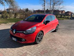 Rosso Usata 2016 Renault Clio IV Tre volumi | 8700 € (Buon prezzo)