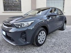 Grigio Usata 2022 Kia Stonic SUV | 10.500 € (Ottimo prezzo)