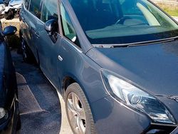 Grigio Usata 2005 Opel Zafira Monovolume | 2000 € (Buon prezzo)