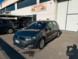 Grigio Usata 2011 VW Polo Comfortline Tre volumi | 6000 € (Buon prezzo)