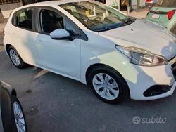 Usata 2017 Peugeot 208 Due volumi | 7500 € (Buon prezzo)