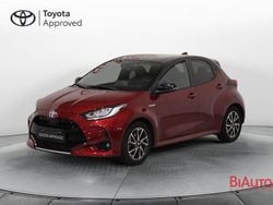 Rosso Usata 2021 Toyota Yaris Hybrid Style Tre volumi | 18.500 € (Buon prezzo)