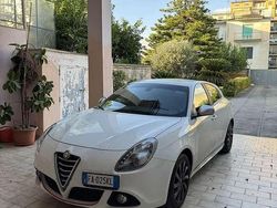Bianco Usata 2015 Alfa Romeo Giulietta Progression Due volumi | 6999 € (Ottimo prezzo)