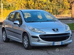 Usata 2008 Peugeot 207 Tre volumi | 2500 € (Buon prezzo)