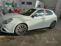 Bianco Usata 2011 Alfa Romeo Giulietta Tre volumi | 4900 € (Cara)