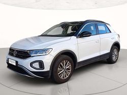 Pure white nero Usata 2023 VW T-Roc Life SUV | 22.400 € (Buon prezzo)