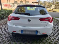 Bianco Usata 2016 Alfa Romeo Giulietta Due volumi | 7800 € (Buon prezzo)