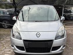 Grigio Usata 2010 Renault Scénic III Luxe Monovolume | 3728 € (Buon prezzo)