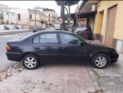 Nero Usata 2002 Toyota Avensis Tre volumi | 4000 €