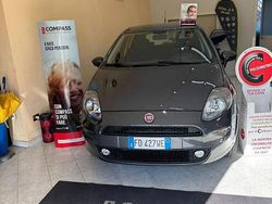 Nero Usata 2016 Fiat Punto Lounge Tre volumi | 4800 € (Buon prezzo)