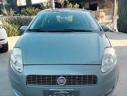 Grigio Usata 2009 Fiat Grande Punto Dynamic Due volumi | 3900 € (Cara)