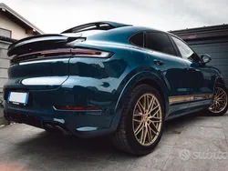Blu/azzurro Usata 2023 Porsche Cayenne SUV | 88.500 € (Buon prezzo)
