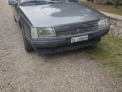 Usata 1988 Renault R25 Tre volumi | 2000 €